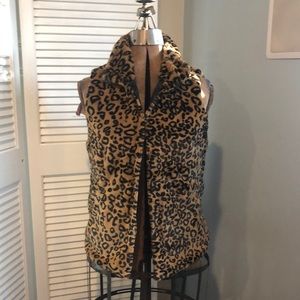 Apt 9 faux fur vest NWT